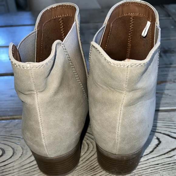 INDIGO RD Women's Yelena Ankle Bootie Size 8 Light Natural Taupe Beige Pull On - Picture 4 of 7